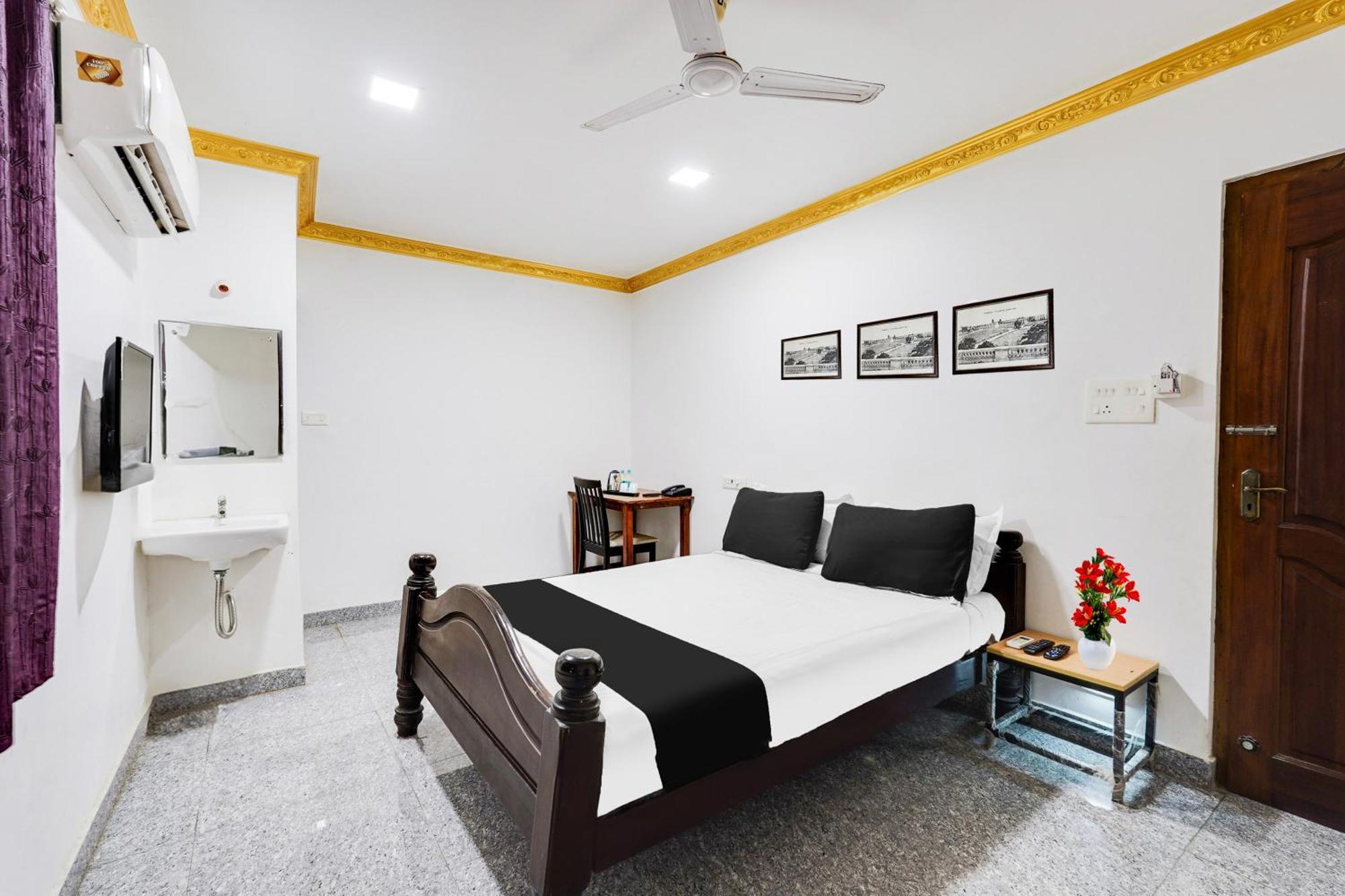 Super Hotel O White Town Formerly Seascape Residency 蓬蒂切里 外观 照片