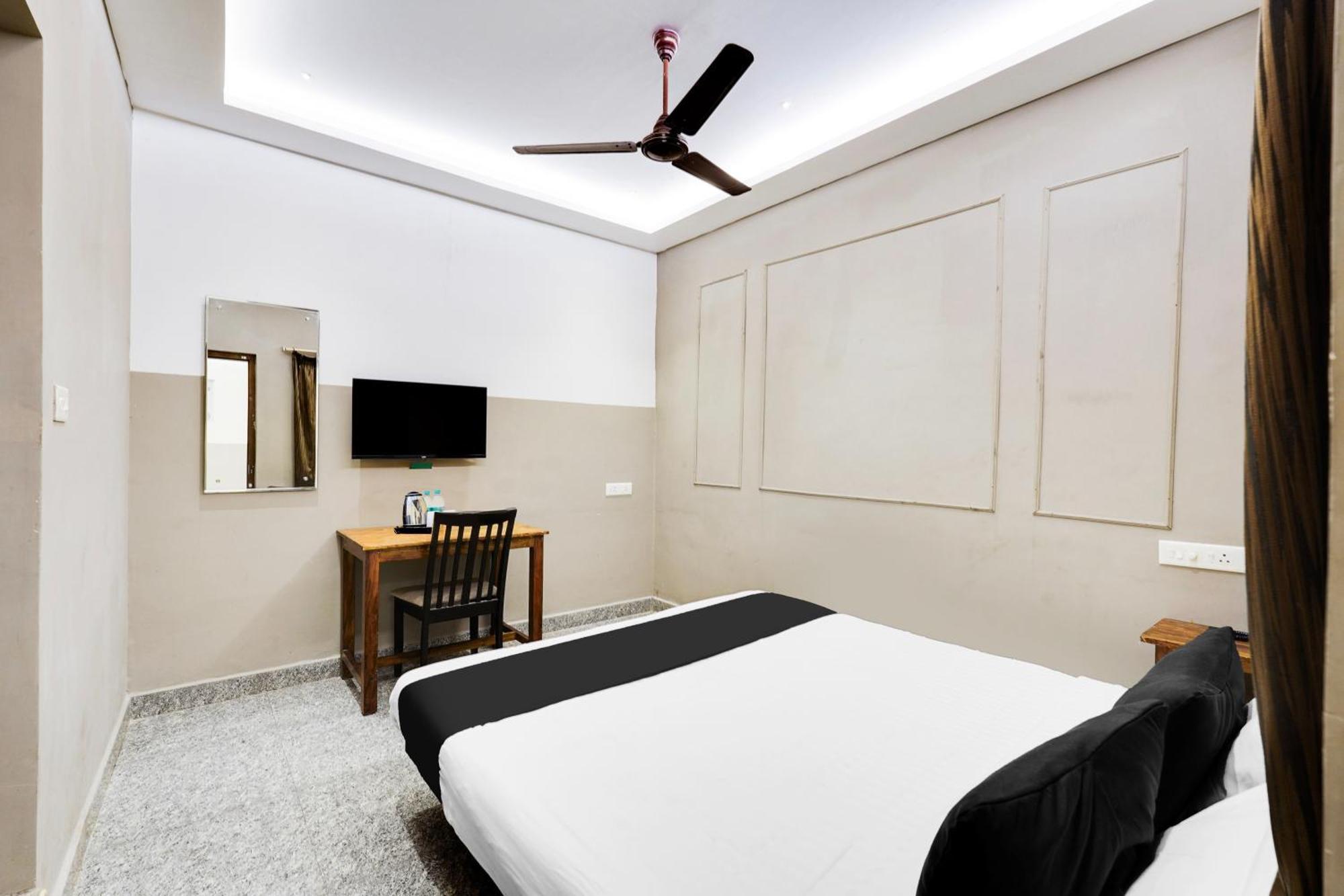 Super Hotel O White Town Formerly Seascape Residency 蓬蒂切里 外观 照片