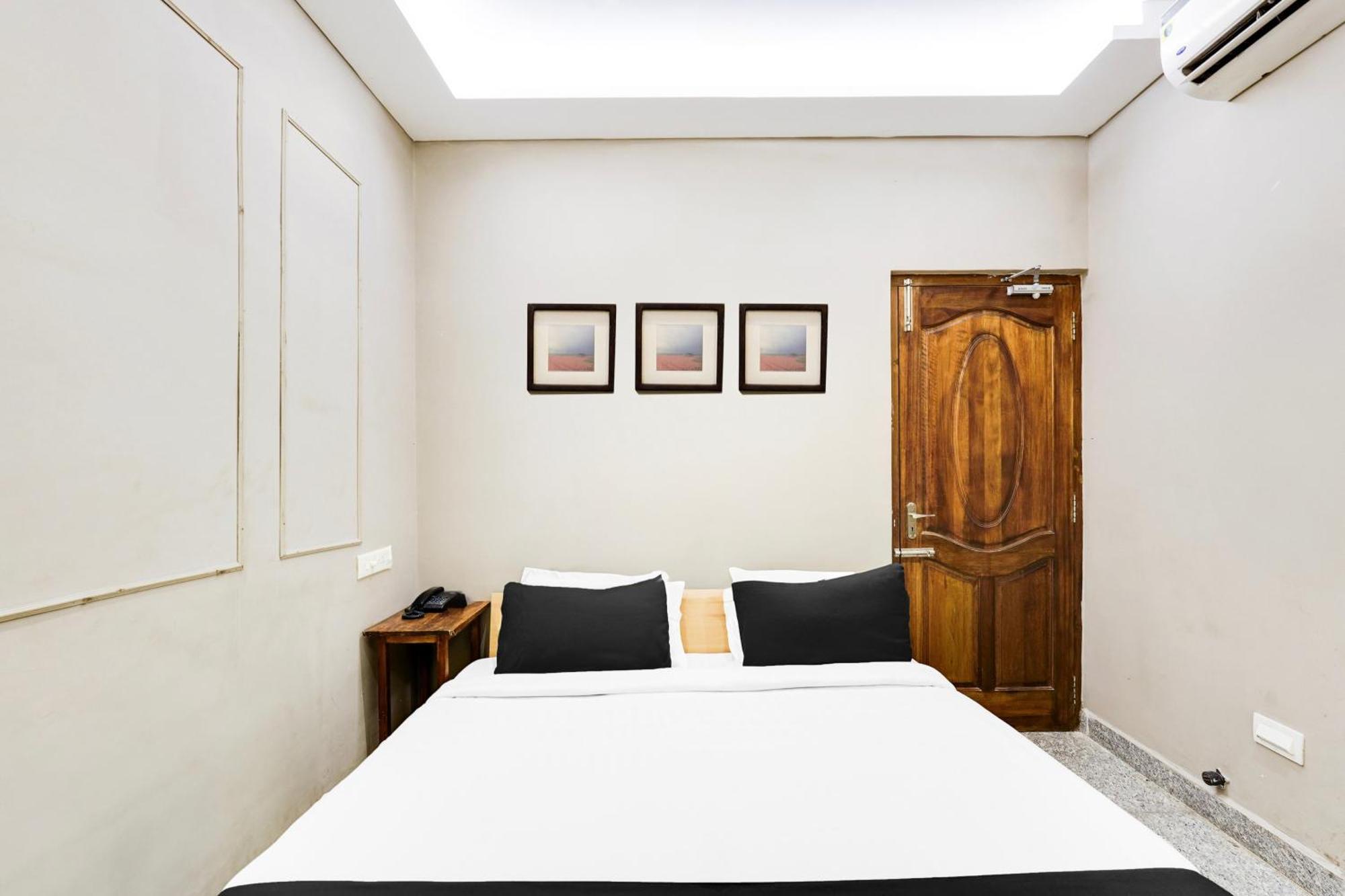 Super Hotel O White Town Formerly Seascape Residency 蓬蒂切里 外观 照片