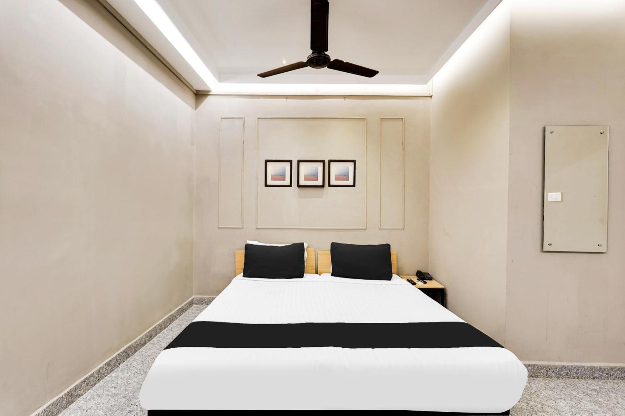 Super Hotel O White Town Formerly Seascape Residency 蓬蒂切里 外观 照片