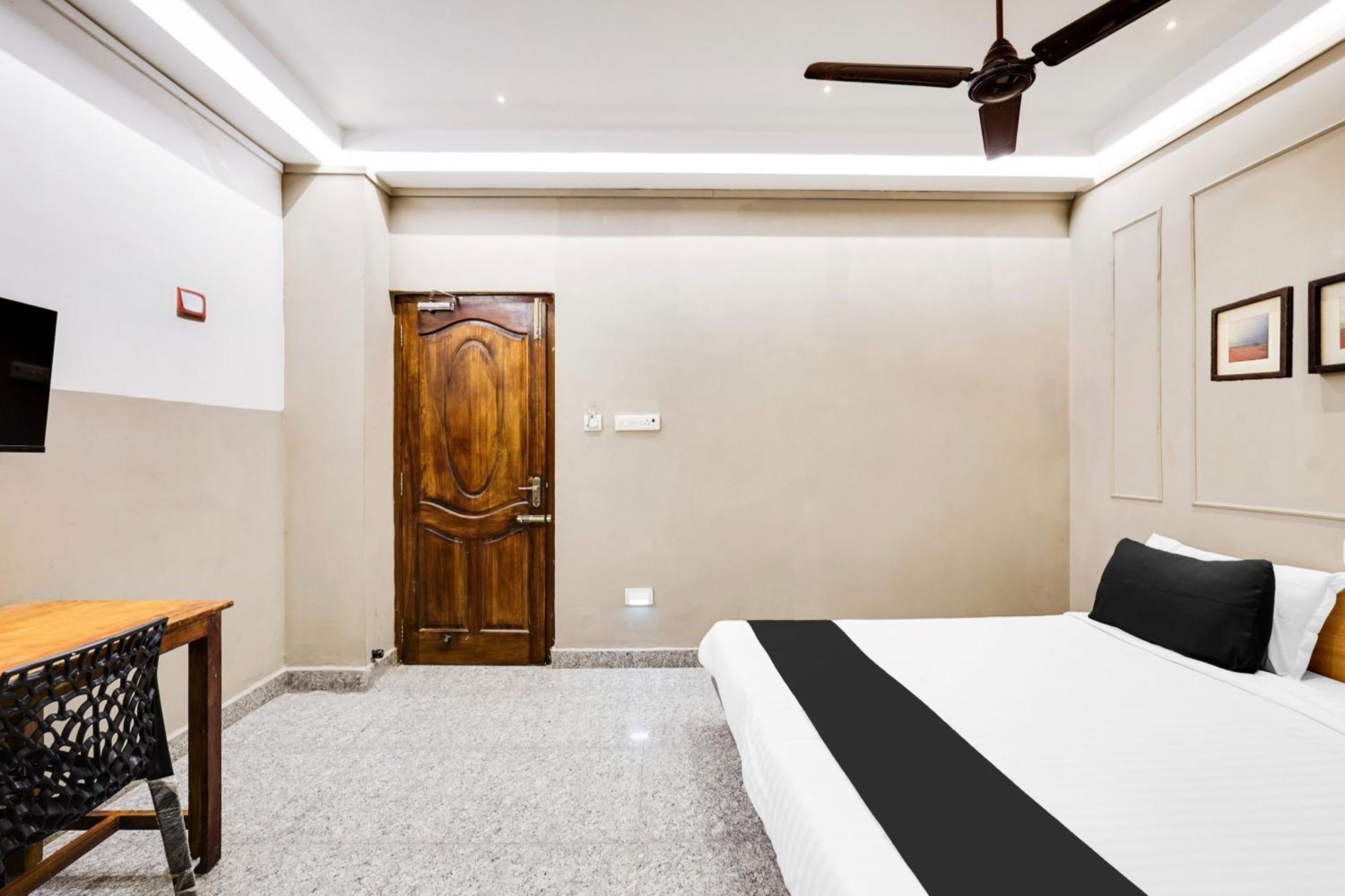 Super Hotel O White Town Formerly Seascape Residency 蓬蒂切里 外观 照片