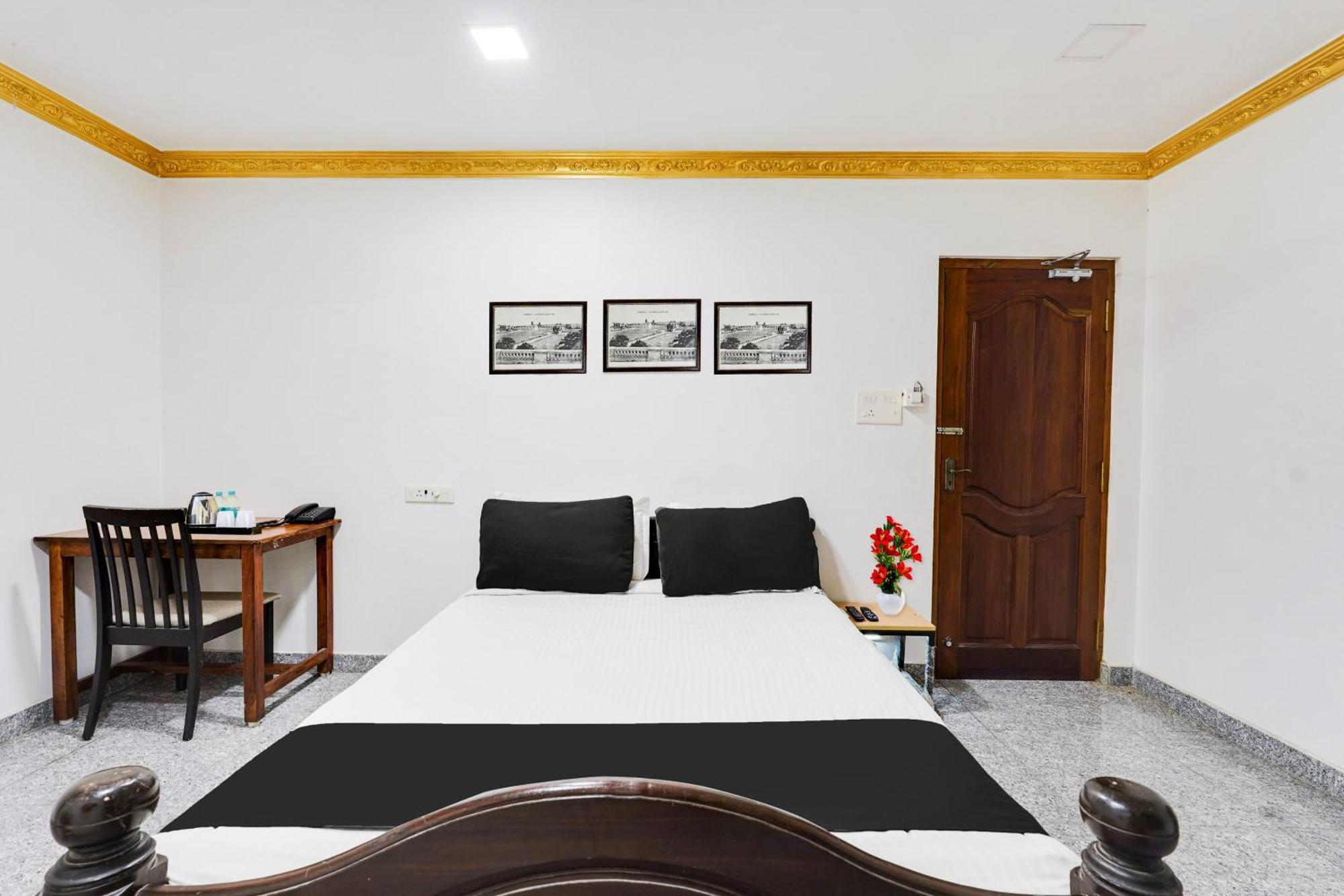 Super Hotel O White Town Formerly Seascape Residency 蓬蒂切里 外观 照片